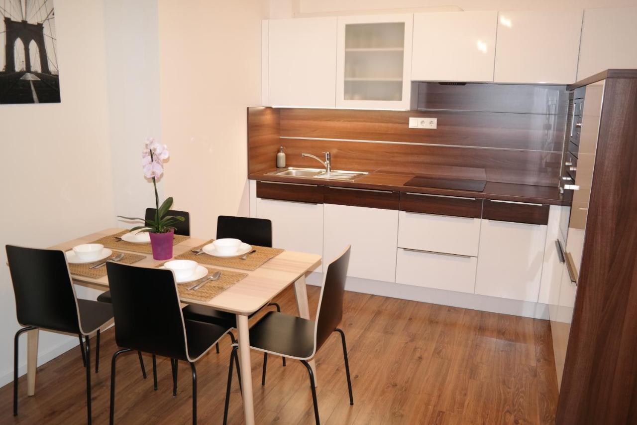 Riverside Apartman With Free Parking Győr Extérieur photo