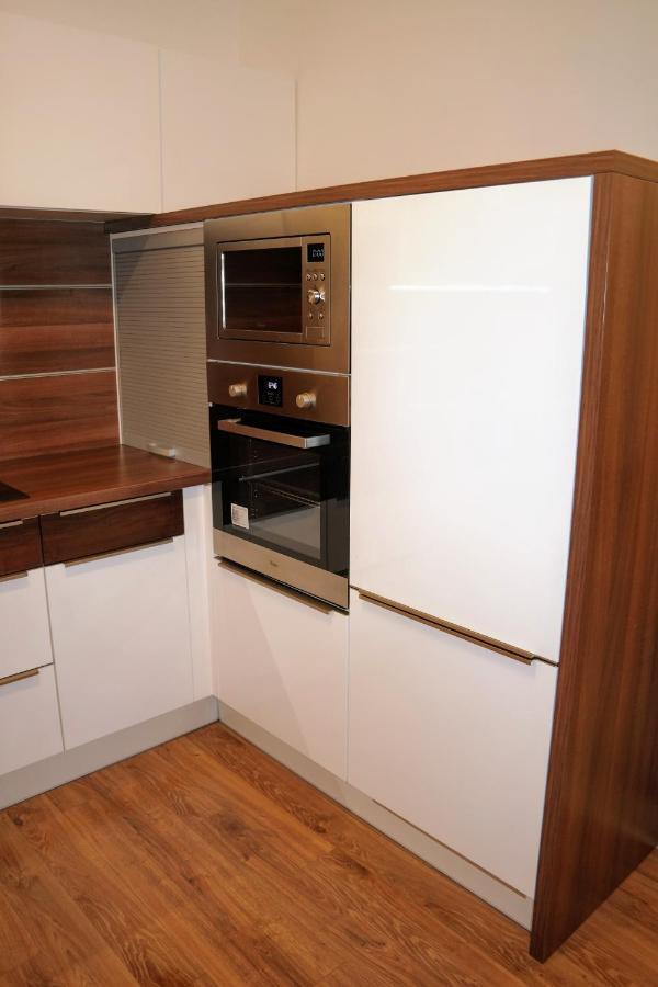 Riverside Apartman With Free Parking Győr Extérieur photo