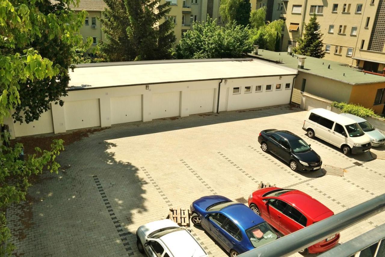 Riverside Apartman With Free Parking Győr Extérieur photo