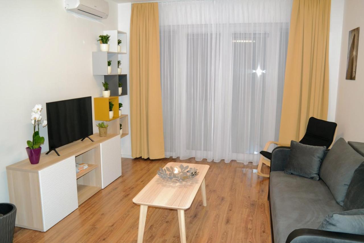 Riverside Apartman With Free Parking Győr Extérieur photo